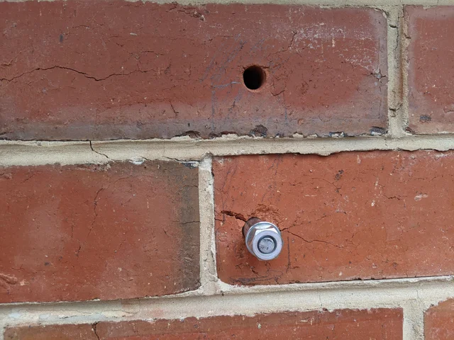How to Remove Metal Anchors from a Brick Wall: Safety and Efficiency Tips
