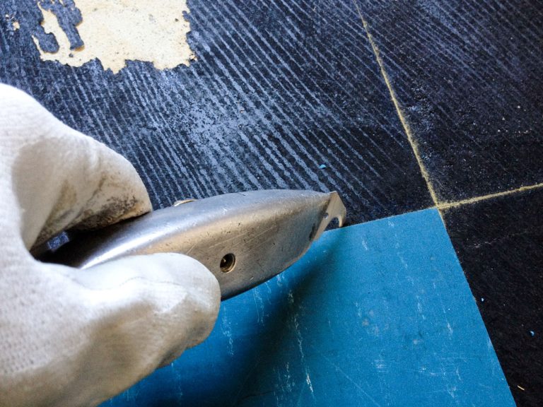 What does asbestos glue look like?